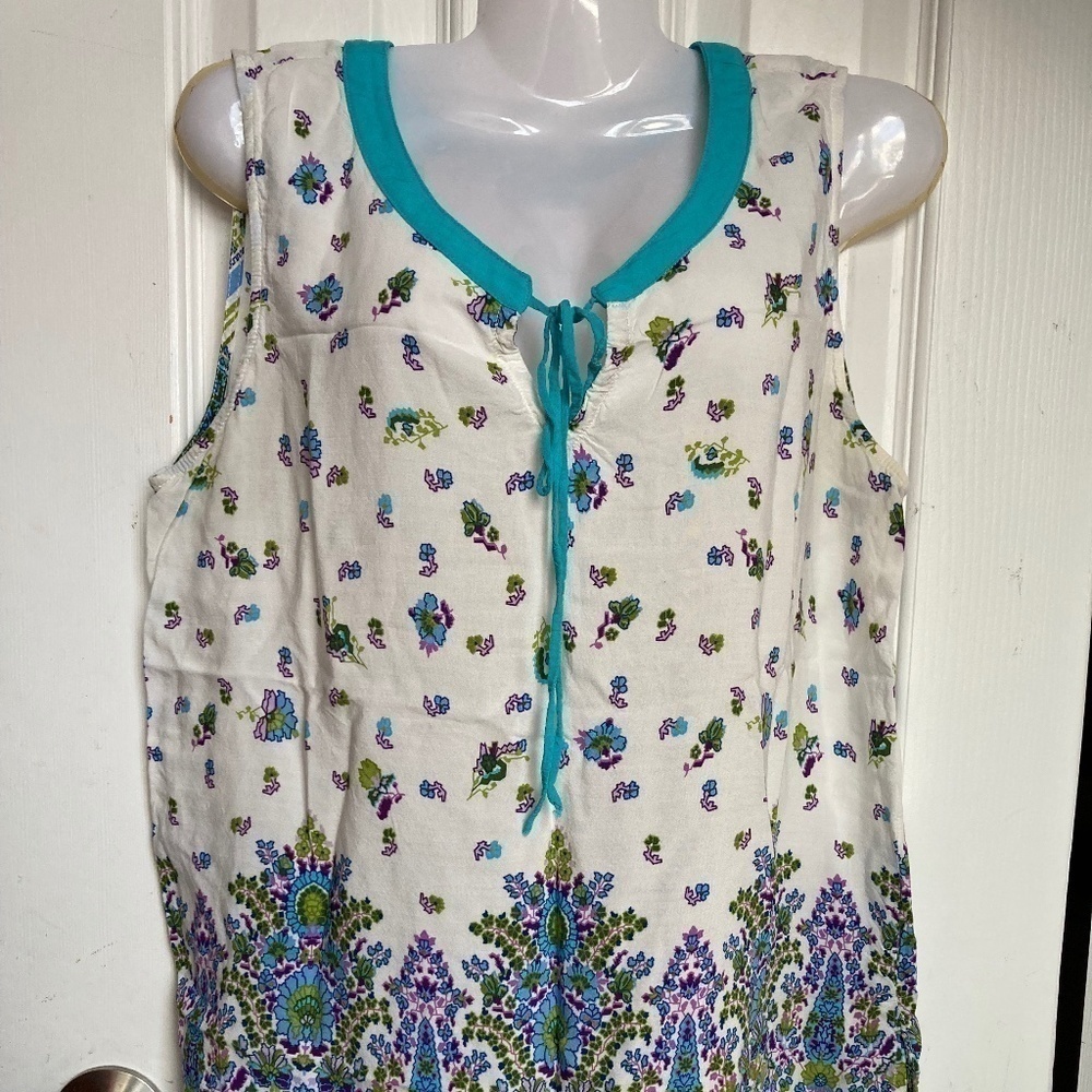 Glam and Fame sleeveless top size Large